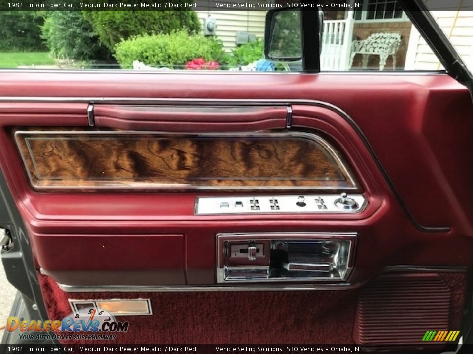 Door Panel of 1982 Lincoln Town Car  Photo #3