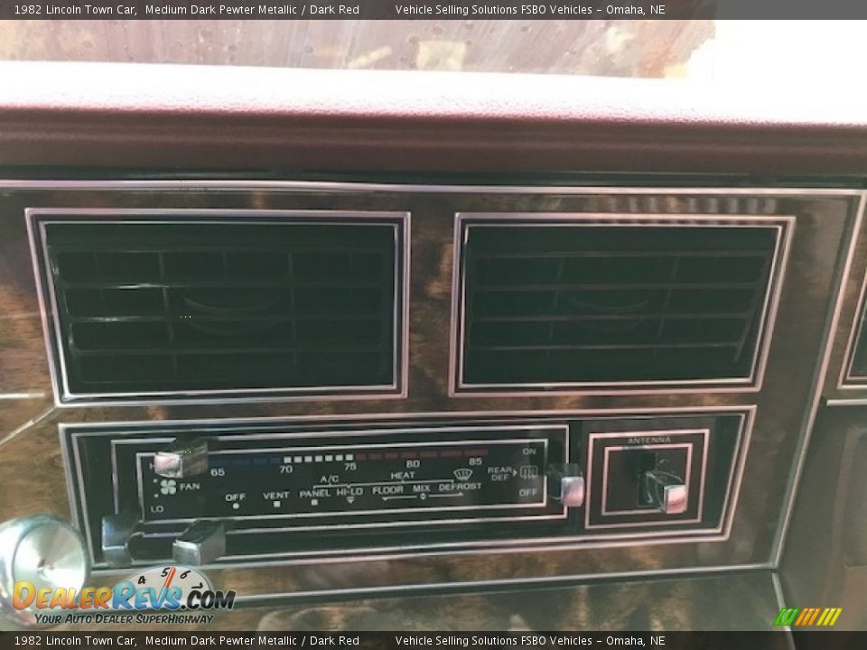 Controls of 1982 Lincoln Town Car  Photo #7