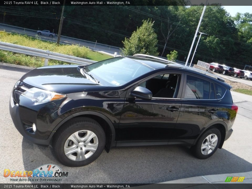 2015 Toyota RAV4 LE Black / Black Photo #9