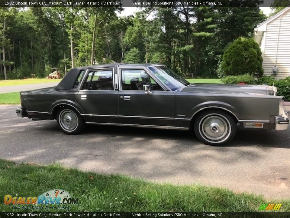 Medium Dark Pewter Metallic 1982 Lincoln Town Car  Photo #22