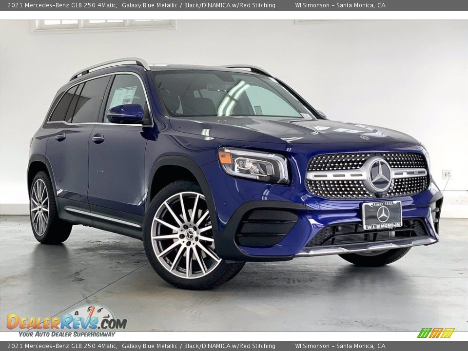 Front 3/4 View of 2021 Mercedes-Benz GLB 250 4Matic Photo #12