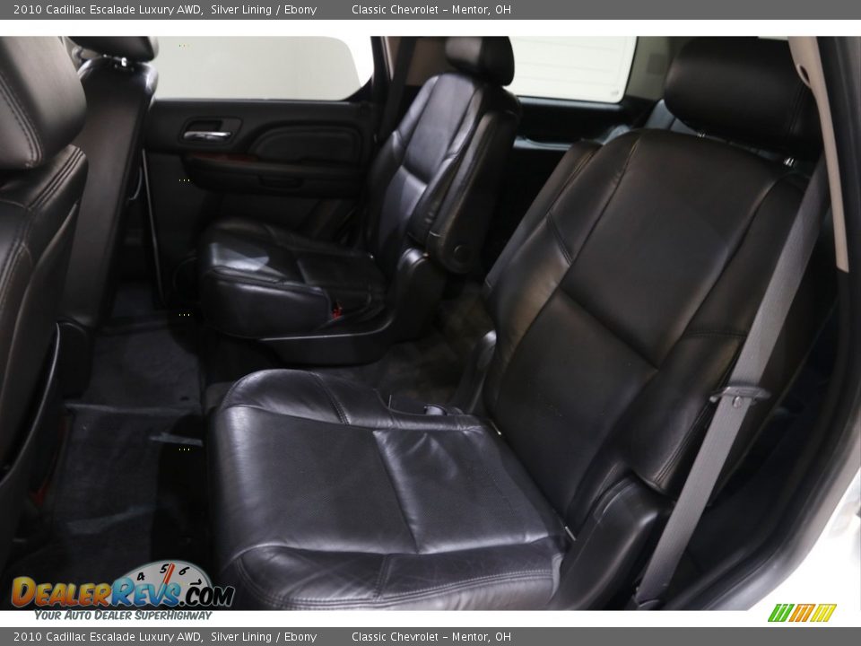 2010 Cadillac Escalade Luxury AWD Silver Lining / Ebony Photo #19