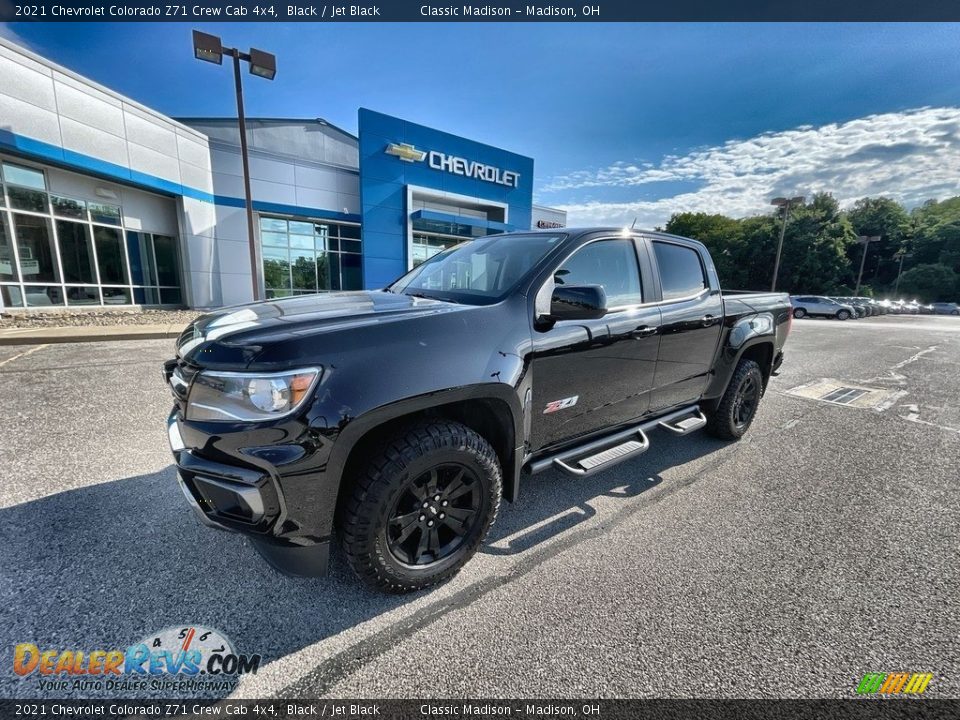 Front 3/4 View of 2021 Chevrolet Colorado Z71 Crew Cab 4x4 Photo #1