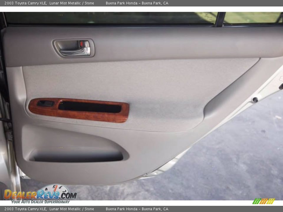 2003 Toyota Camry XLE Lunar Mist Metallic / Stone Photo #26