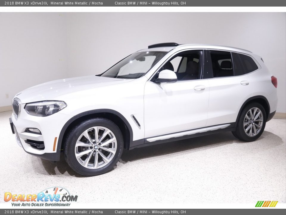 Front 3/4 View of 2018 BMW X3 xDrive30i Photo #3