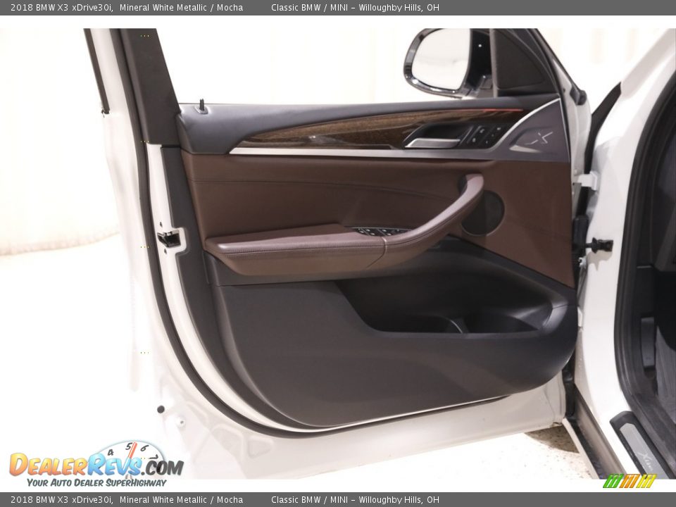 Door Panel of 2018 BMW X3 xDrive30i Photo #4