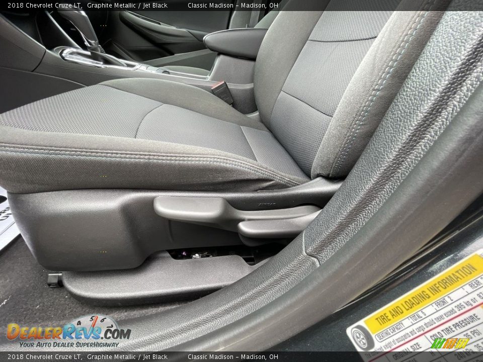 2018 Chevrolet Cruze LT Graphite Metallic / Jet Black Photo #4