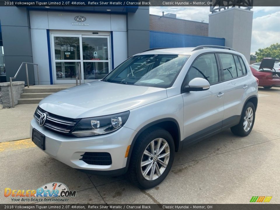 Front 3/4 View of 2018 Volkswagen Tiguan Limited 2.0T 4Motion Photo #1