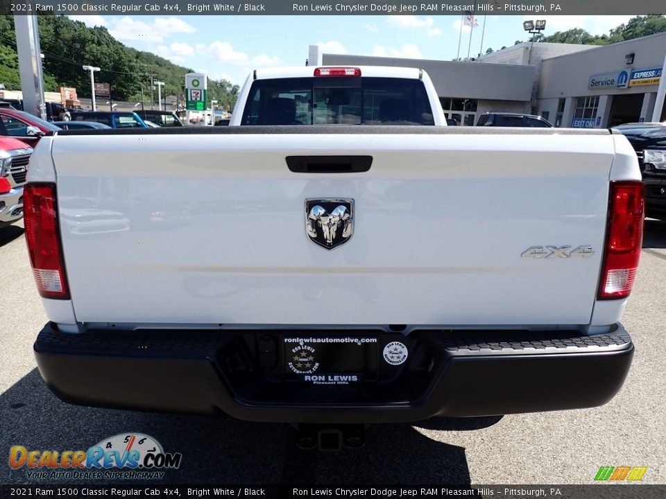 2021 Ram 1500 Classic Regular Cab 4x4 Bright White / Black Photo #4