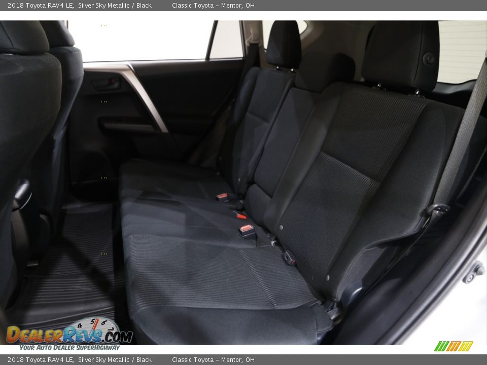 2018 Toyota RAV4 LE Silver Sky Metallic / Black Photo #16