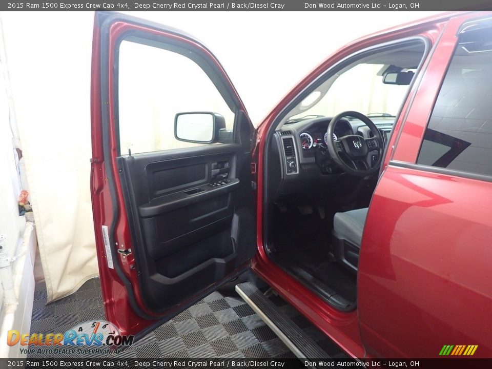 2015 Ram 1500 Express Crew Cab 4x4 Deep Cherry Red Crystal Pearl / Black/Diesel Gray Photo #16