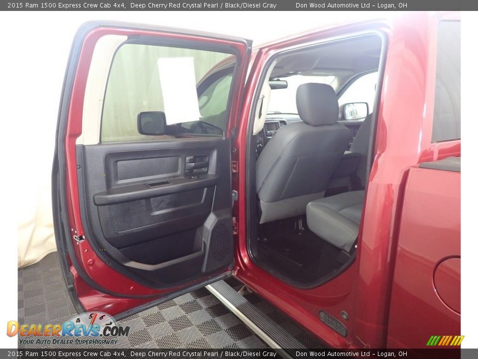 2015 Ram 1500 Express Crew Cab 4x4 Deep Cherry Red Crystal Pearl / Black/Diesel Gray Photo #31