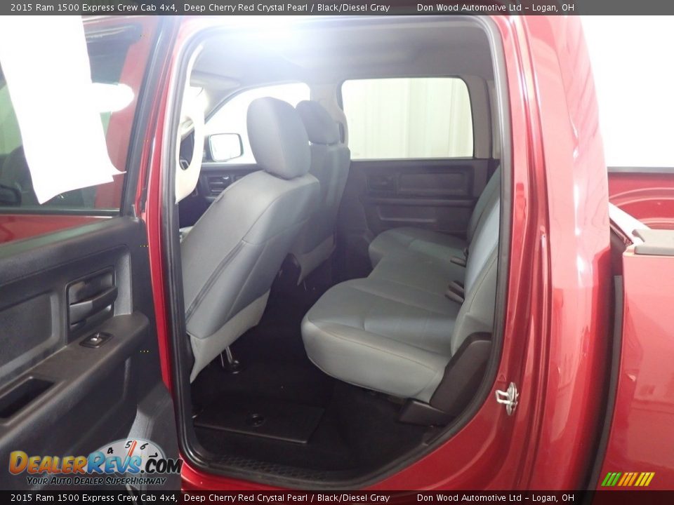 2015 Ram 1500 Express Crew Cab 4x4 Deep Cherry Red Crystal Pearl / Black/Diesel Gray Photo #32