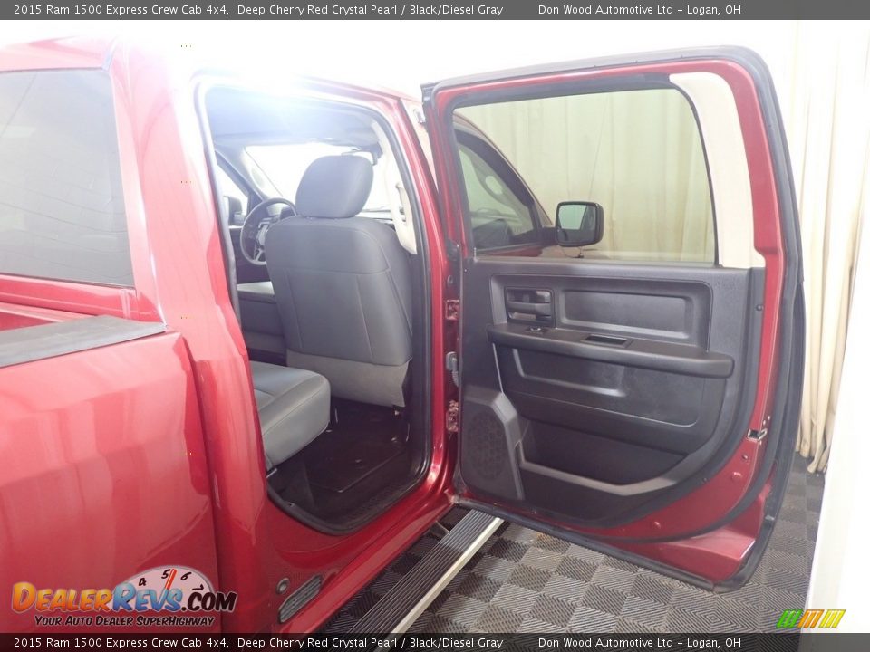 2015 Ram 1500 Express Crew Cab 4x4 Deep Cherry Red Crystal Pearl / Black/Diesel Gray Photo #33