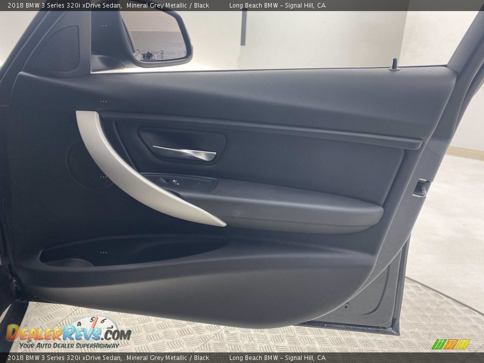 2018 BMW 3 Series 320i xDrive Sedan Mineral Grey Metallic / Black Photo #32