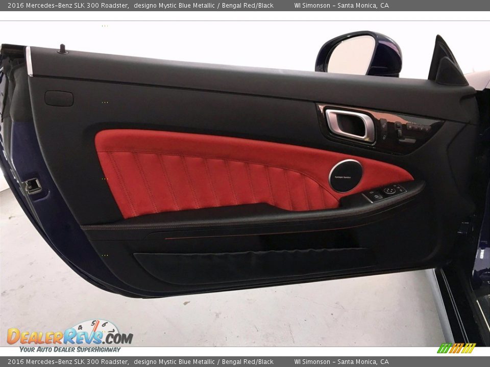 Door Panel of 2016 Mercedes-Benz SLK 300 Roadster Photo #22