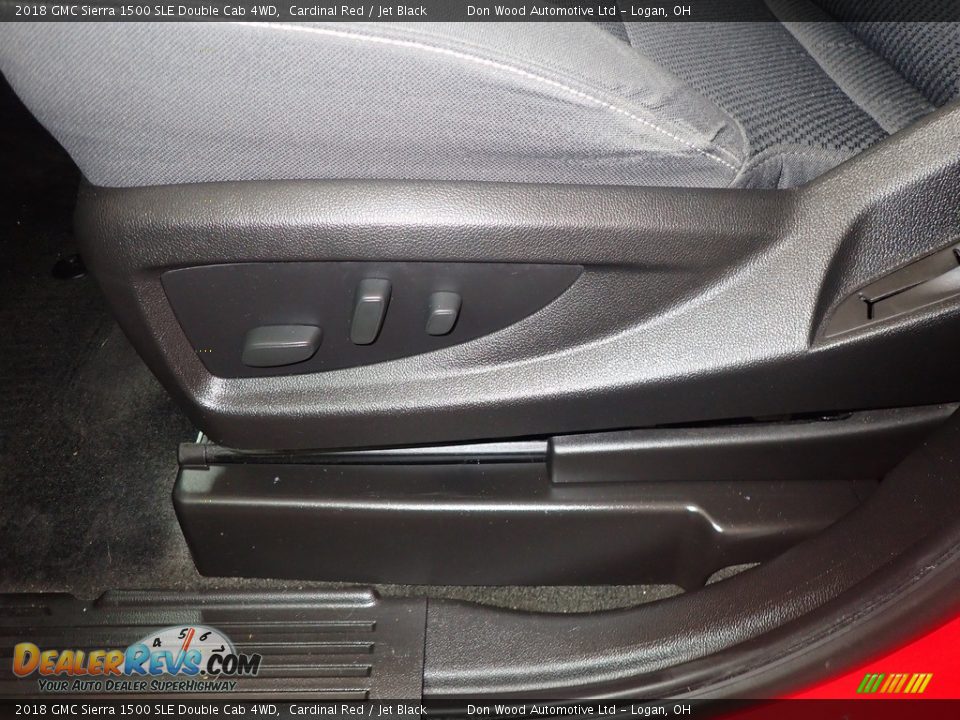 Front Seat of 2018 GMC Sierra 1500 SLE Double Cab 4WD Photo #19