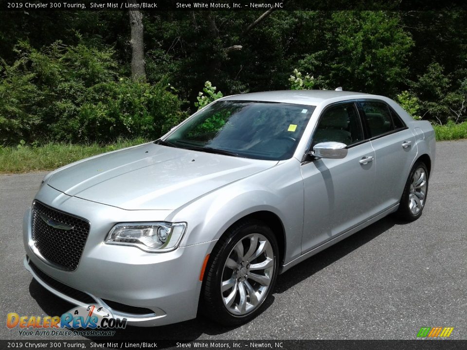 2019 Chrysler 300 Touring Silver Mist / Linen/Black Photo #2