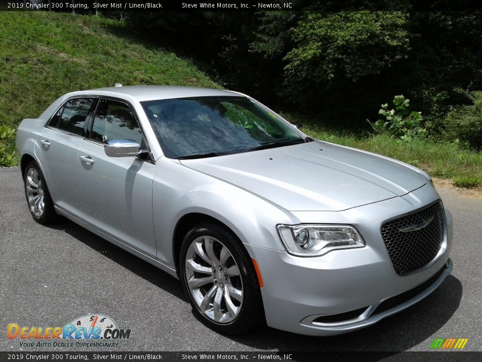 2019 Chrysler 300 Touring Silver Mist / Linen/Black Photo #4