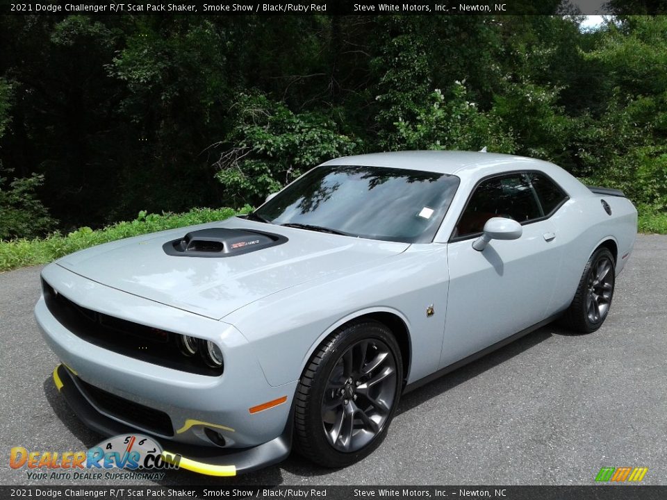 Front 3/4 View of 2021 Dodge Challenger R/T Scat Pack Shaker Photo #2