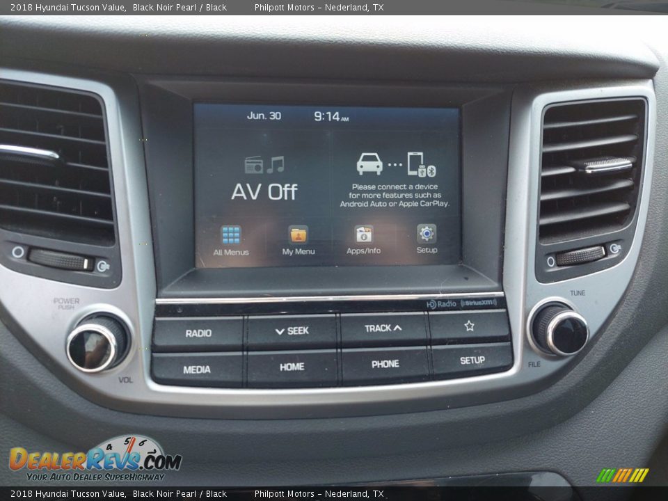 Controls of 2018 Hyundai Tucson Value Photo #20