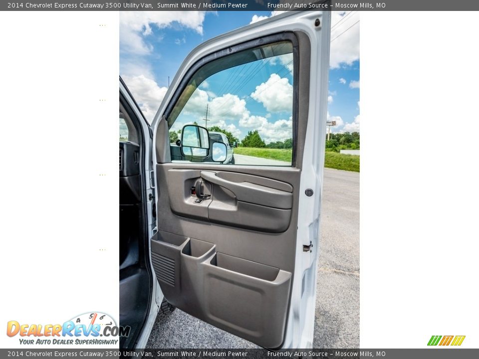 2014 Chevrolet Express Cutaway 3500 Utility Van Summit White / Medium Pewter Photo #32