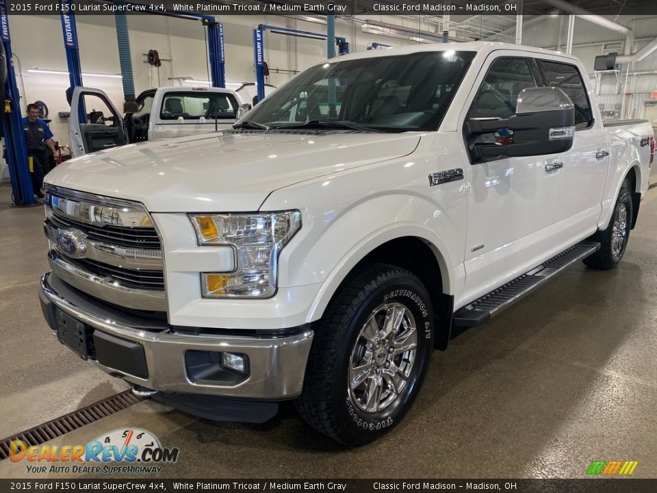 2015 Ford F150 Lariat SuperCrew 4x4 White Platinum Tricoat / Medium Earth Gray Photo #2
