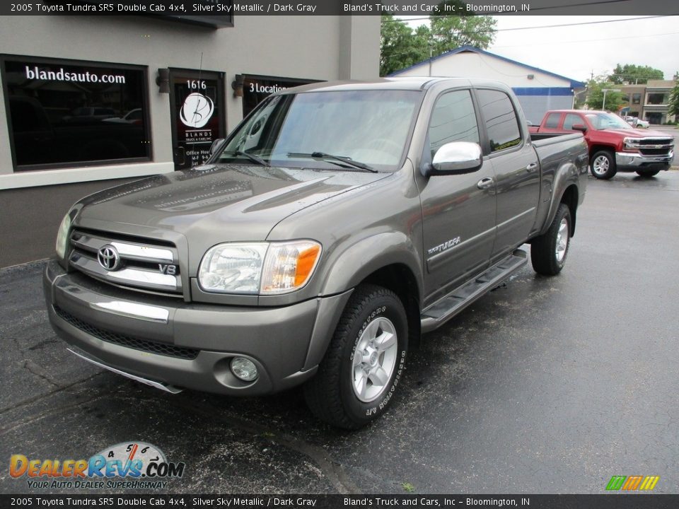 2005 Toyota Tundra SR5 Double Cab 4x4 Silver Sky Metallic / Dark Gray Photo #2