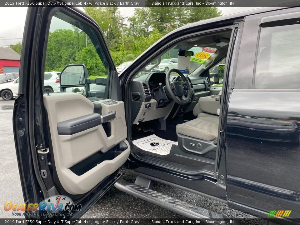 2019 Ford F250 Super Duty XLT SuperCab 4x4 Agate Black / Earth Gray Photo #10