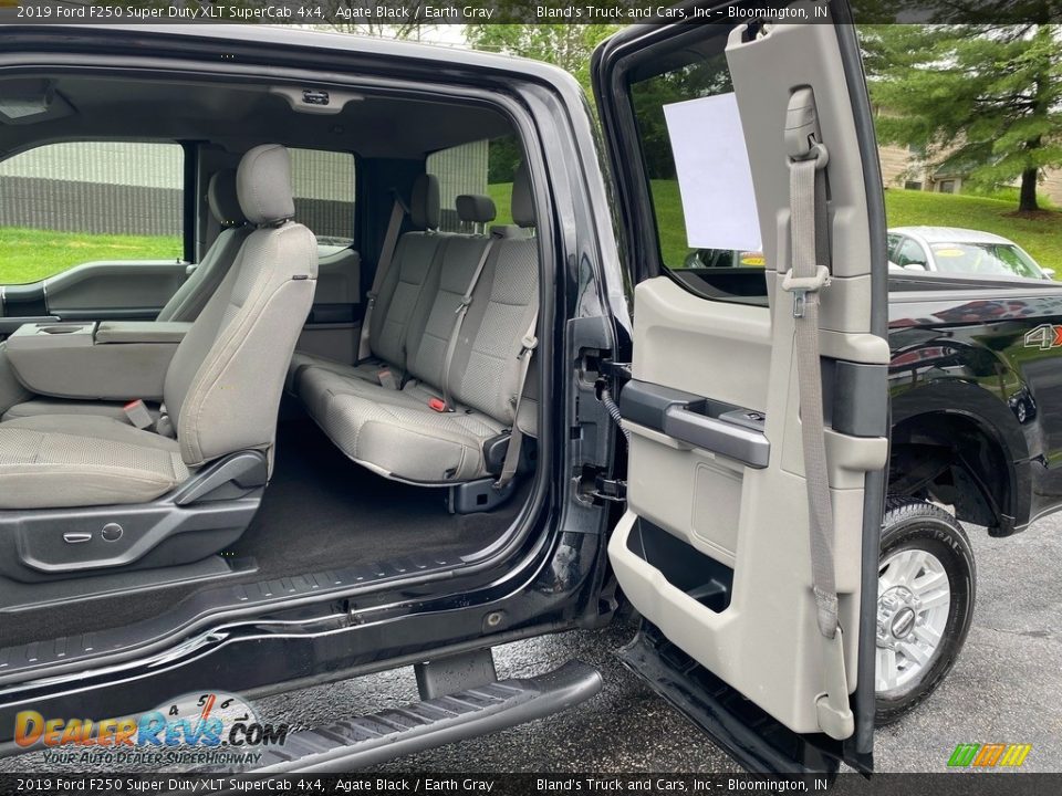 2019 Ford F250 Super Duty XLT SuperCab 4x4 Agate Black / Earth Gray Photo #33