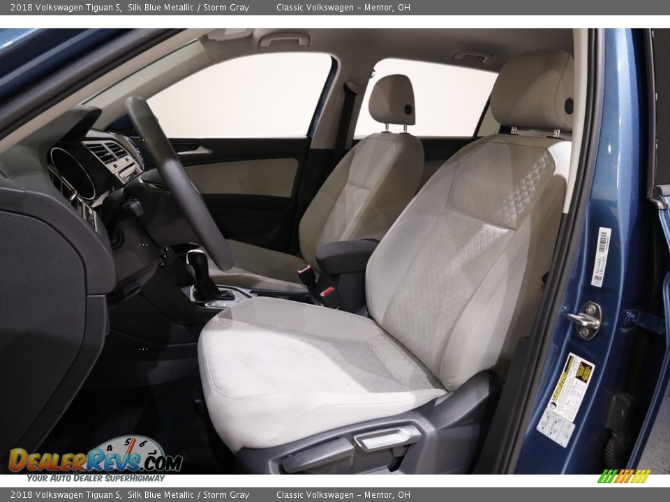 Front Seat of 2018 Volkswagen Tiguan S Photo #5