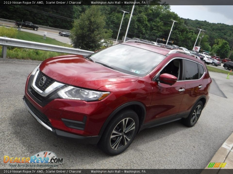 2019 Nissan Rogue SV AWD Scarlet Ember / Charcoal Photo #9