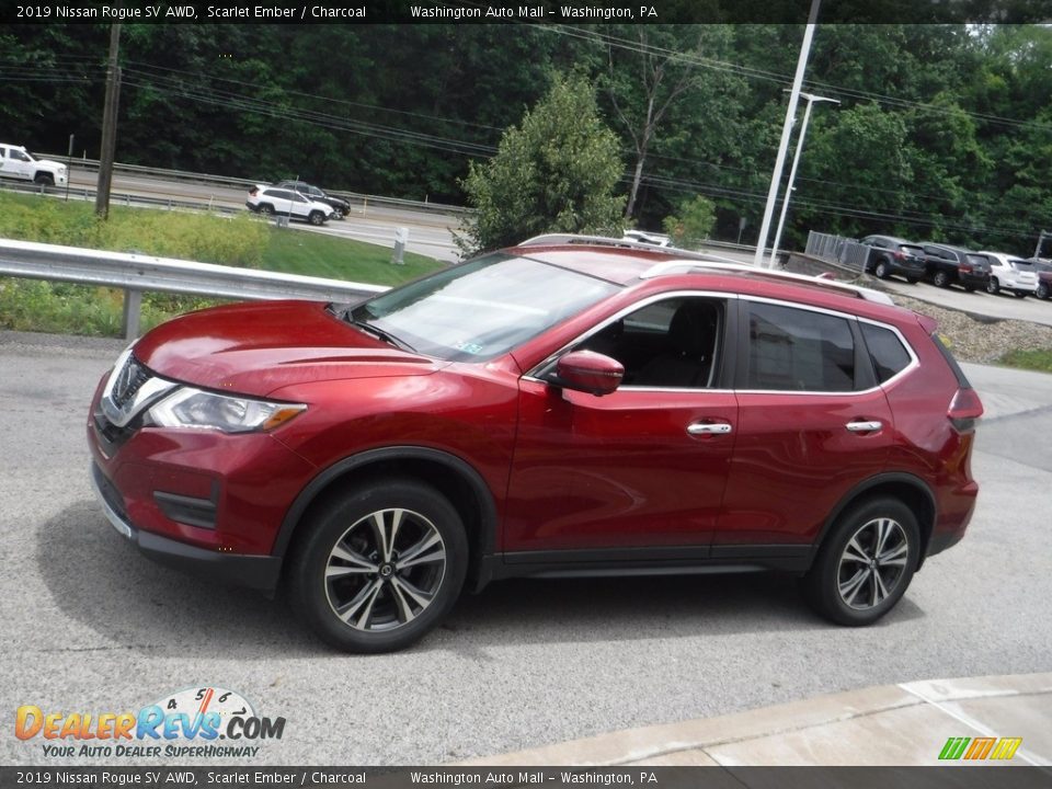 2019 Nissan Rogue SV AWD Scarlet Ember / Charcoal Photo #10