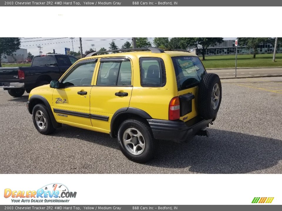 2003 Chevrolet Tracker ZR2 4WD Hard Top Yellow / Medium Gray Photo #3