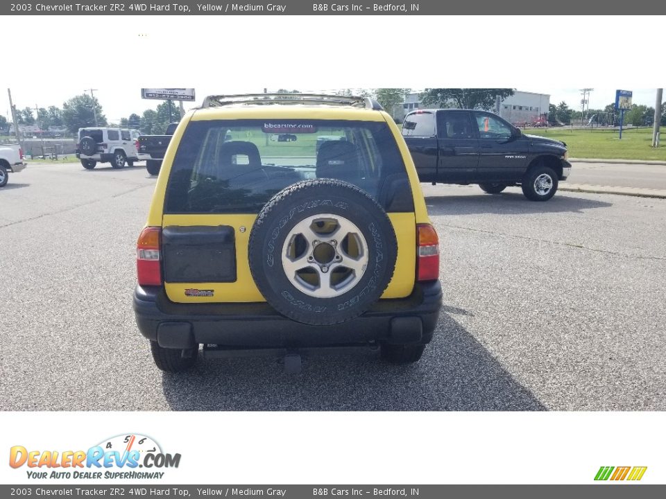 2003 Chevrolet Tracker ZR2 4WD Hard Top Yellow / Medium Gray Photo #4