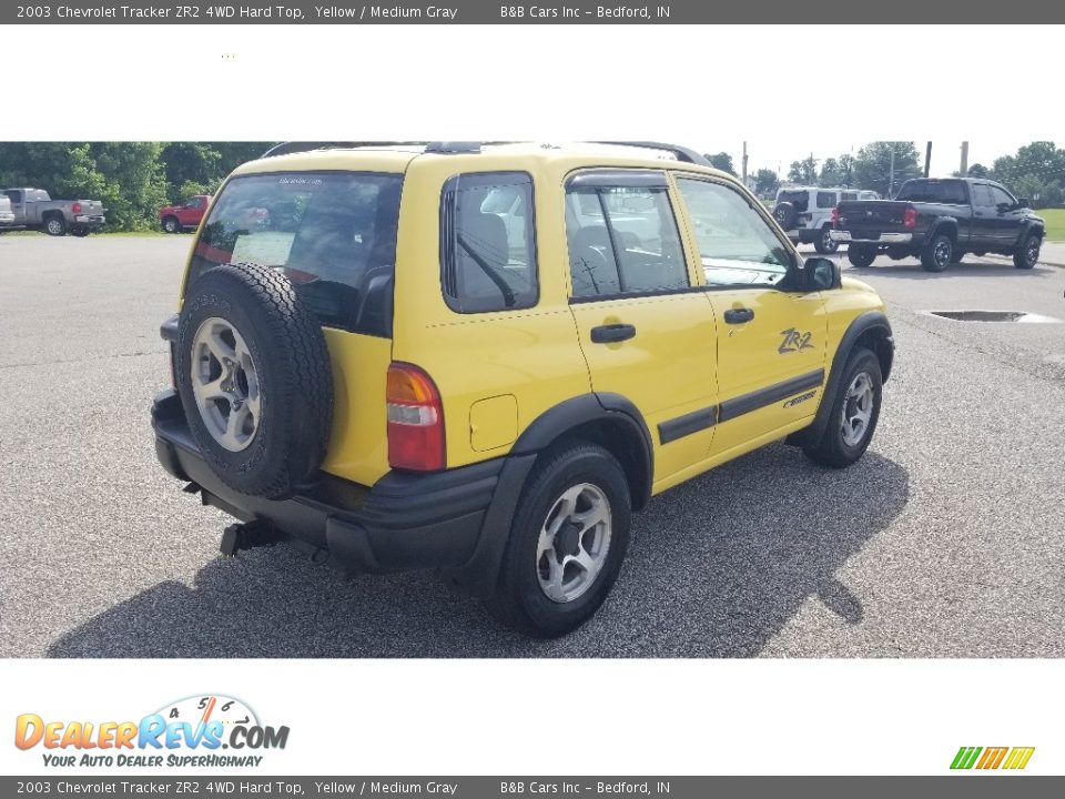 2003 Chevrolet Tracker ZR2 4WD Hard Top Yellow / Medium Gray Photo #5