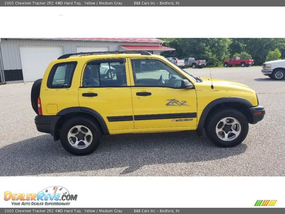 2003 Chevrolet Tracker ZR2 4WD Hard Top Yellow / Medium Gray Photo #6