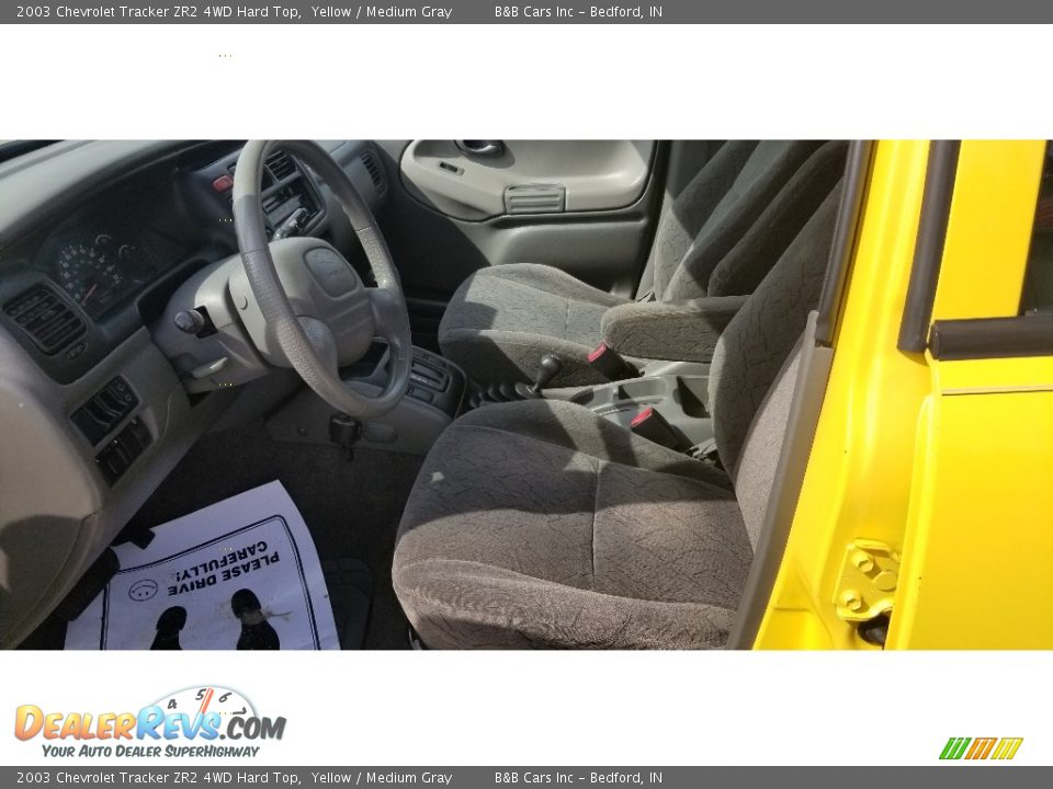 2003 Chevrolet Tracker ZR2 4WD Hard Top Yellow / Medium Gray Photo #13