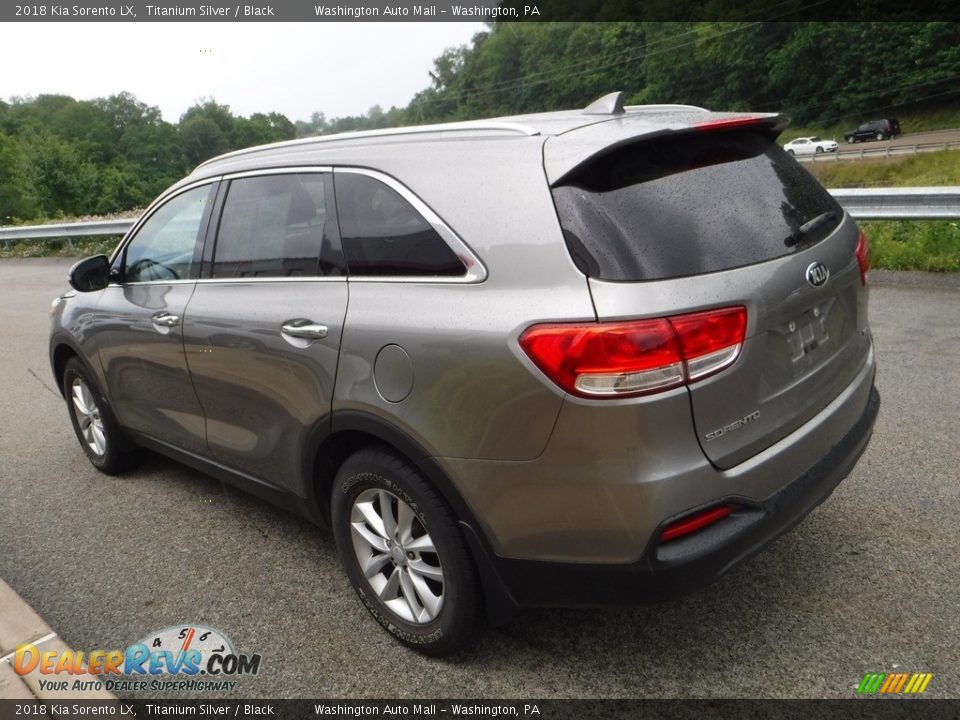 2018 Kia Sorento LX Titanium Silver / Black Photo #11