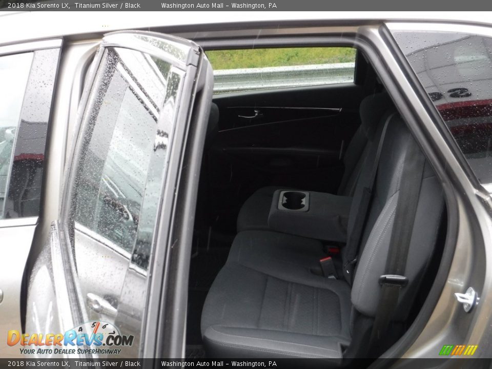 2018 Kia Sorento LX Titanium Silver / Black Photo #19