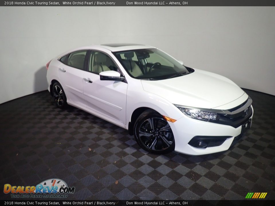 2018 Honda Civic Touring Sedan White Orchid Pearl / Black/Ivory Photo #6