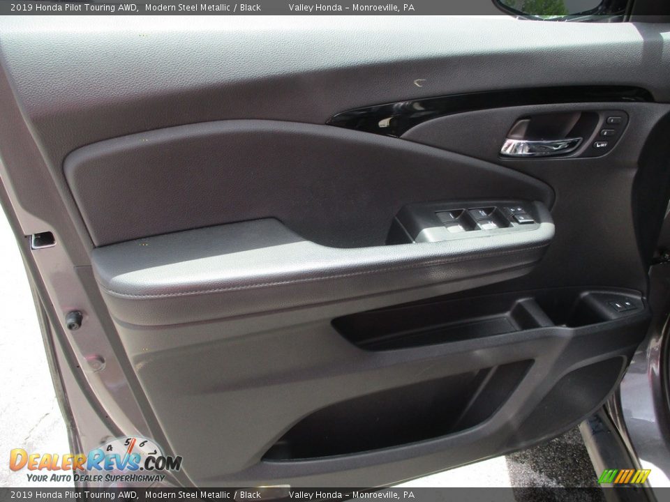 2019 Honda Pilot Touring AWD Modern Steel Metallic / Black Photo #10