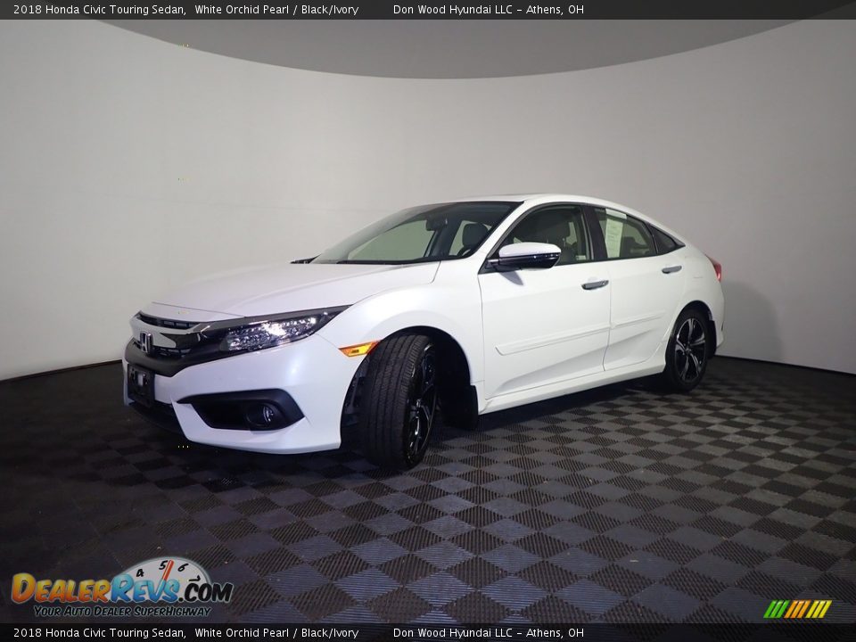 2018 Honda Civic Touring Sedan White Orchid Pearl / Black/Ivory Photo #11