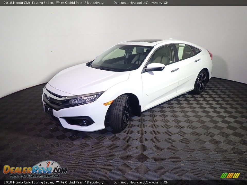 2018 Honda Civic Touring Sedan White Orchid Pearl / Black/Ivory Photo #12