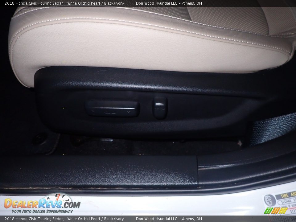 2018 Honda Civic Touring Sedan White Orchid Pearl / Black/Ivory Photo #26