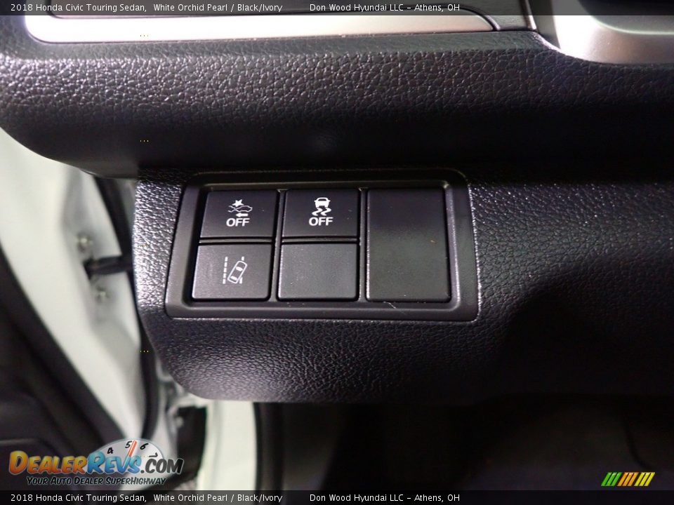 2018 Honda Civic Touring Sedan White Orchid Pearl / Black/Ivory Photo #33