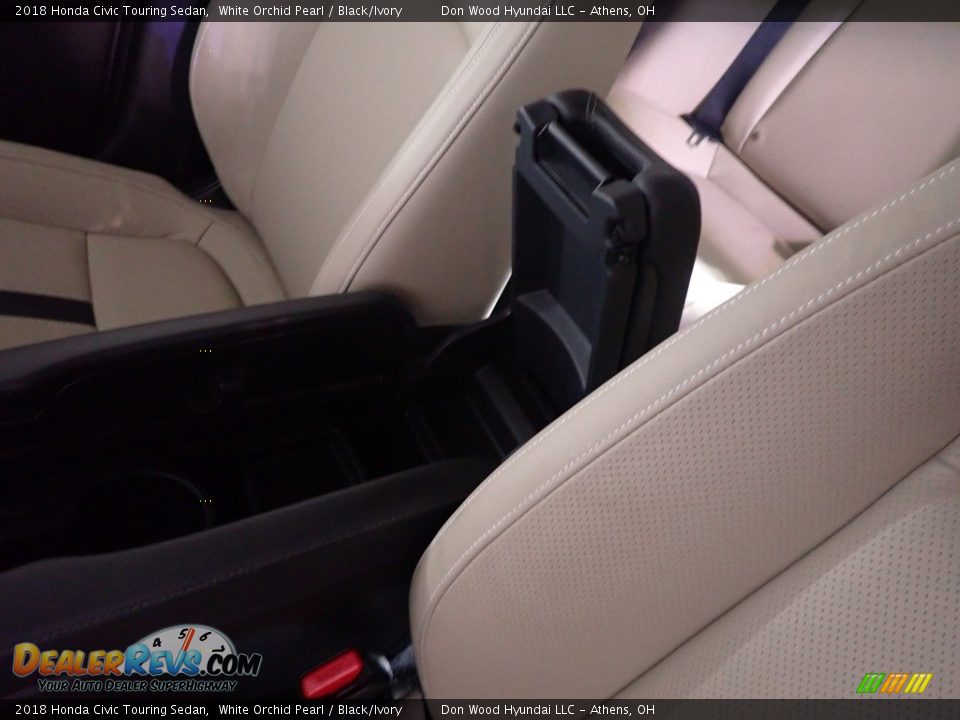 2018 Honda Civic Touring Sedan White Orchid Pearl / Black/Ivory Photo #35