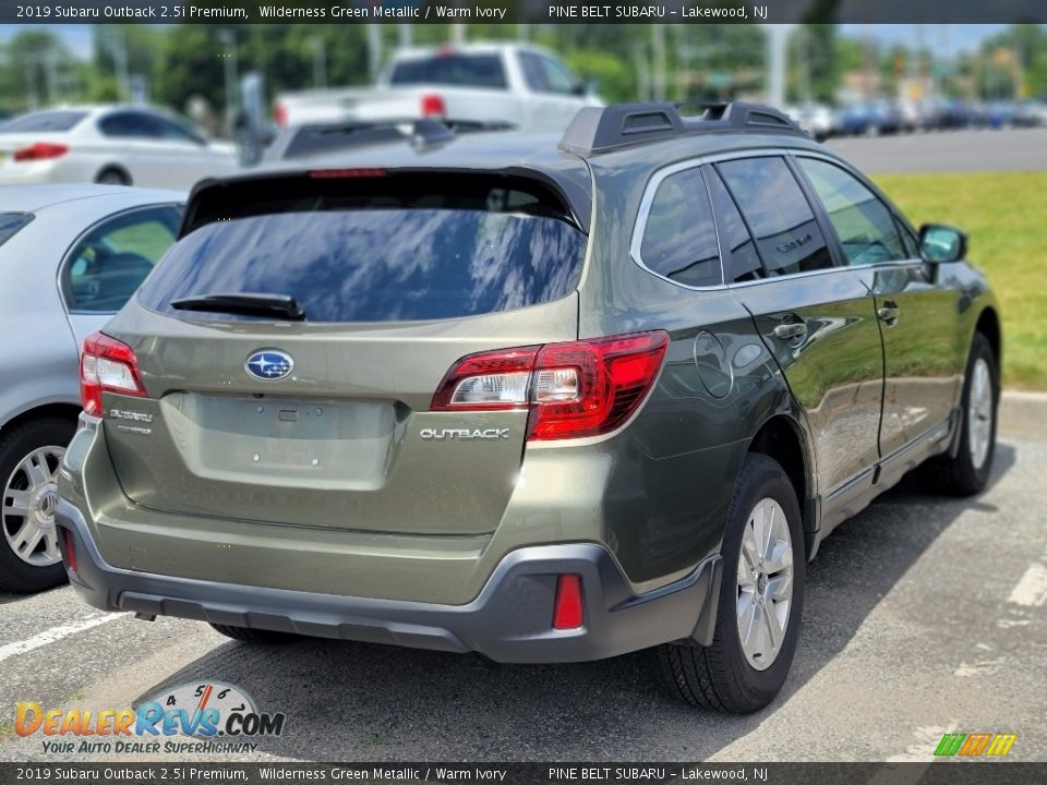 2019 Subaru Outback 2.5i Premium Wilderness Green Metallic / Warm Ivory Photo #4