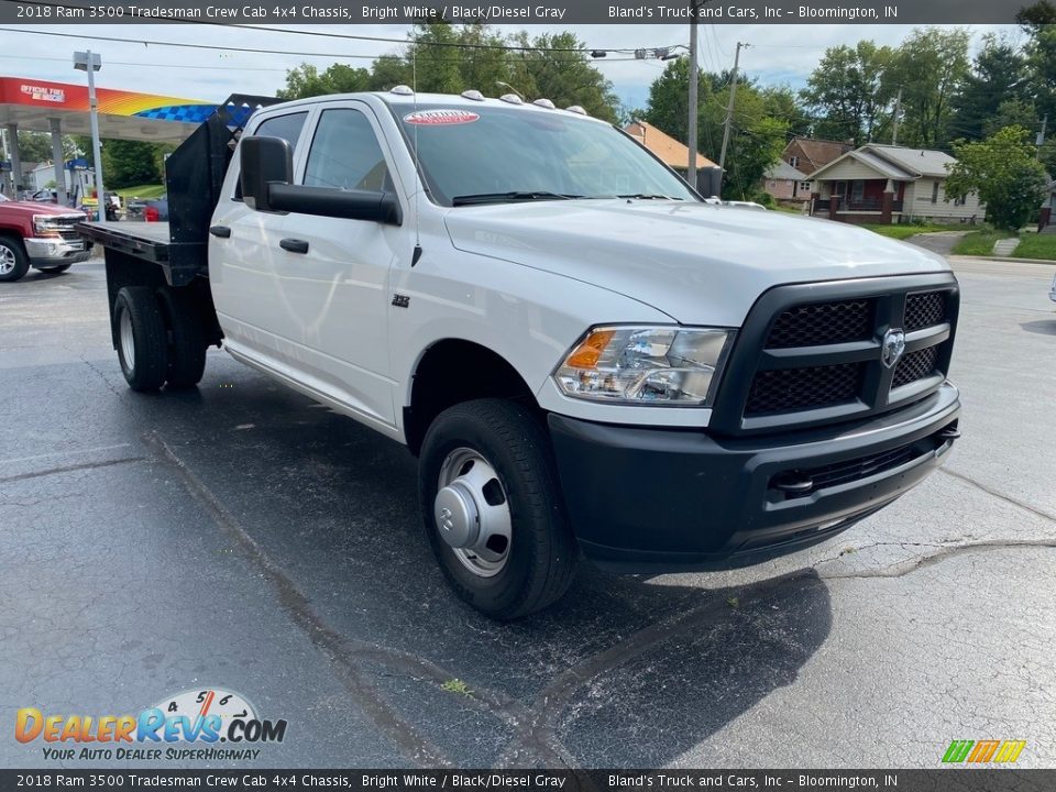 2018 Ram 3500 Tradesman Crew Cab 4x4 Chassis Bright White / Black/Diesel Gray Photo #5