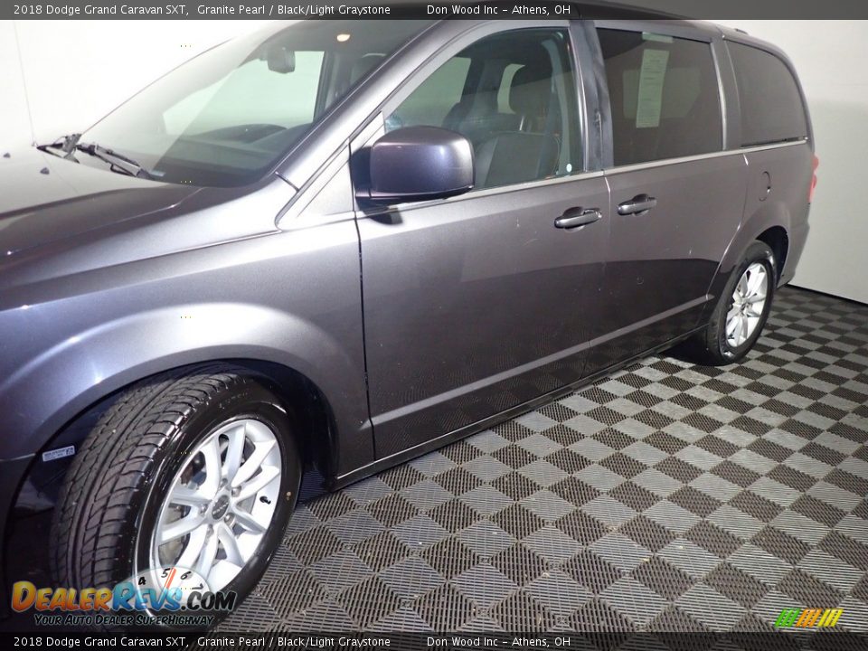 2018 Dodge Grand Caravan SXT Granite Pearl / Black/Light Graystone Photo #10